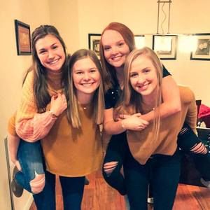 Meet your Posher, Emily